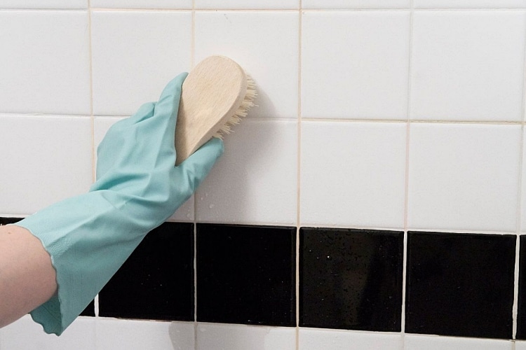 Comment nettoyer rapidement et efficacement sa salle de bains