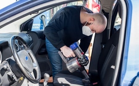 comment se débarrasser d'une mauvaise odeur dans une voiture astuces auto