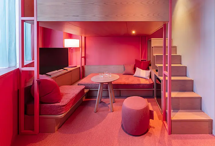 couleur tendance 2023 viva magenta en déco intérieure idees