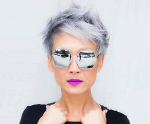 coupe courte femme 50 ans avec lunettes