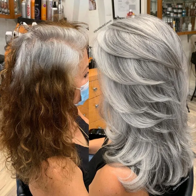 coupe de cheveux qui rajeunit le visage crinière longue en plusieurs couches coloration femme 60 ans balayage sur cheveux gris et blanc