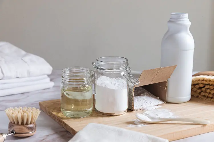 enlever les odeurs bicarbonate de soude à la lessive vetements astuces