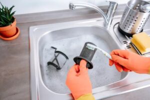 nettoyer filtre lave vaisselle quel intervalle quels produits nettoyage utiliser