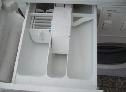 pourquoi bac adoucissant rempli eau quelles causes problème comment remédier