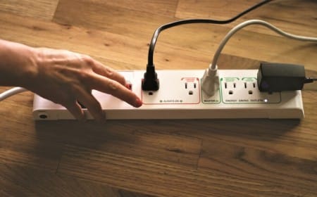 pourquoi éteindre une multiprise puce microcontrôleur programmé répondre rapidement changements demande