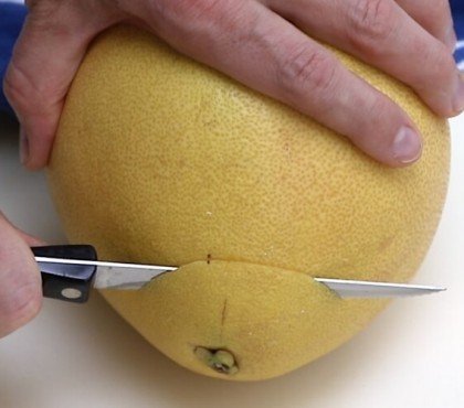 quand manger un pomelo trois façons couper utiliser salades saupoudrer sel sucre