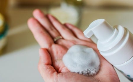 quel gommage visage peau mature exfoliant après 40 ans peeling maison délicat