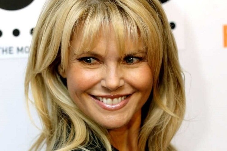 quelle couleur de cheveux pour affiner le visage femme 50 ans ou plus 60 ans