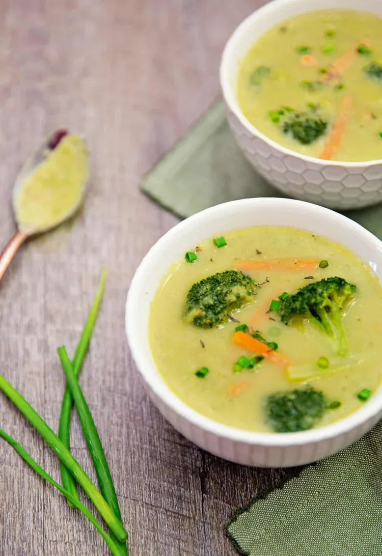recette healthy rapide soupe crémeuse végétalienne brocoli chou fleur