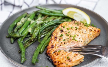 recettes hypocaloriques pour soir 300 calories filets saumon haricots vers sautés ail