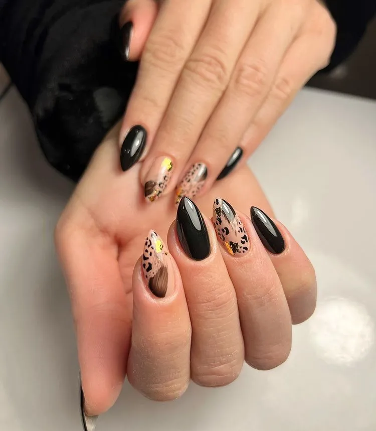 stiletto nails couleur noire 2023