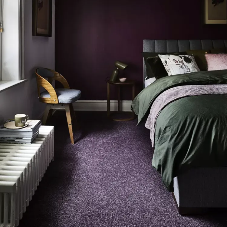 tapis tendance 2023 chambre coucher décoration originale couleurs foncées