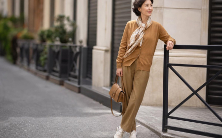 astuces mode comment s'habiller après 60 ans femme quelles baskets à 60 ans chic sneakers tendance 2023