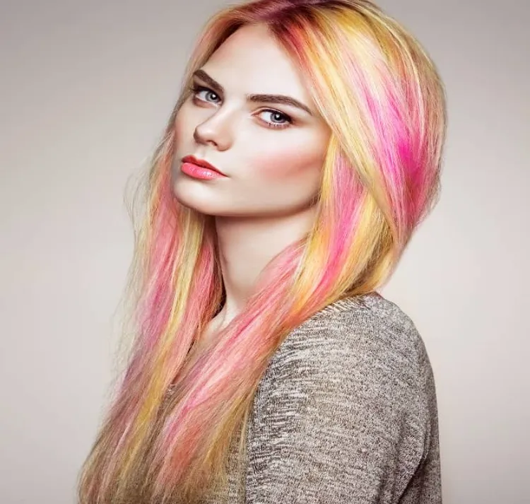 cheveux pastel dégradé coloration ombré effet arc en ciel jaune rose