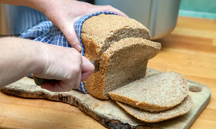comment conserver le pain fait maison quand il fait chaud garder croustillant et frais epices mie