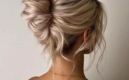 comment faire un chignon banane floue moderne cheveux wavy tendance coiffure 2023 femme