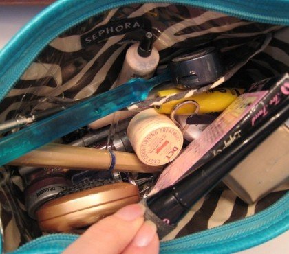 comment nettoyer sa trousse à maquillage