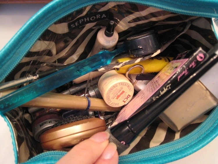 comment nettoyer sa trousse à maquillage