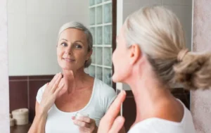 comment retendre la peau du cou naturellement soin anti âge naturel astuces de grand-mère