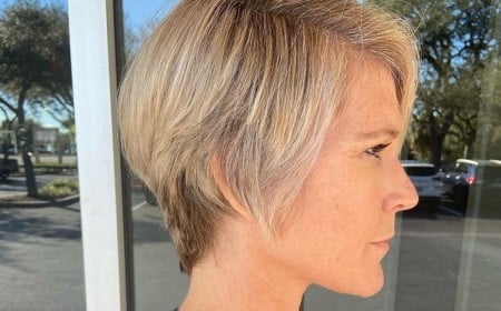 coupe courte asymétrique femme 50 ans
