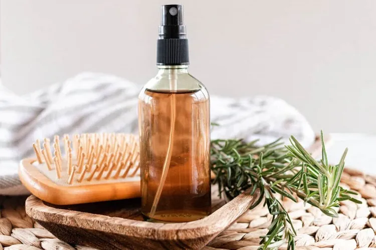 huile essentielle infusion romarin pousse cheveux bienfaits anti chute recette spray eau romarin rinçage