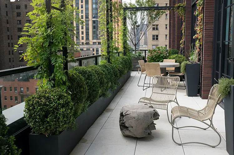 matériaux éclectiques pour des meubles de balcon authentiques tendances 2023 design maison appartement
