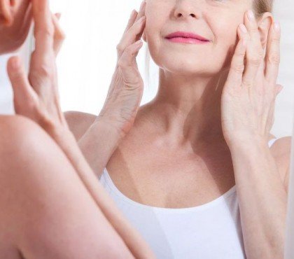 soin anti age femme 60 ans ingredients crème retinol utiliser sérum