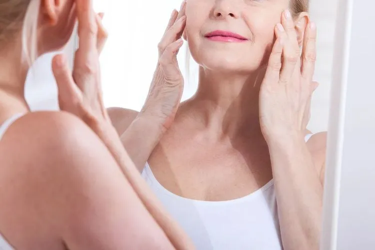 soin anti age femme 60 ans ingredients crème retinol utiliser sérum
