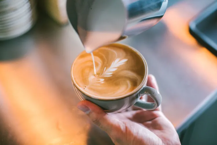 combien de tasse de café par jour enceinte femme grossesse dangers santé