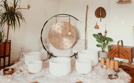 comment aménager un coin méditation décor minimaliste tons pastel statue bouddha