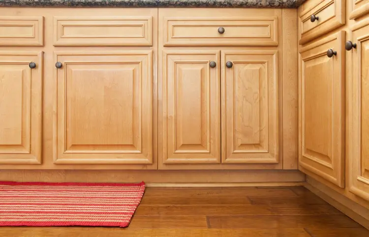comment dégraisser les portes des armoires cuisine