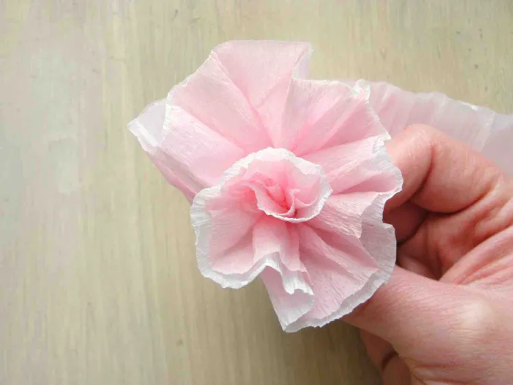 comment faire des fleurs en papier crépon 2023