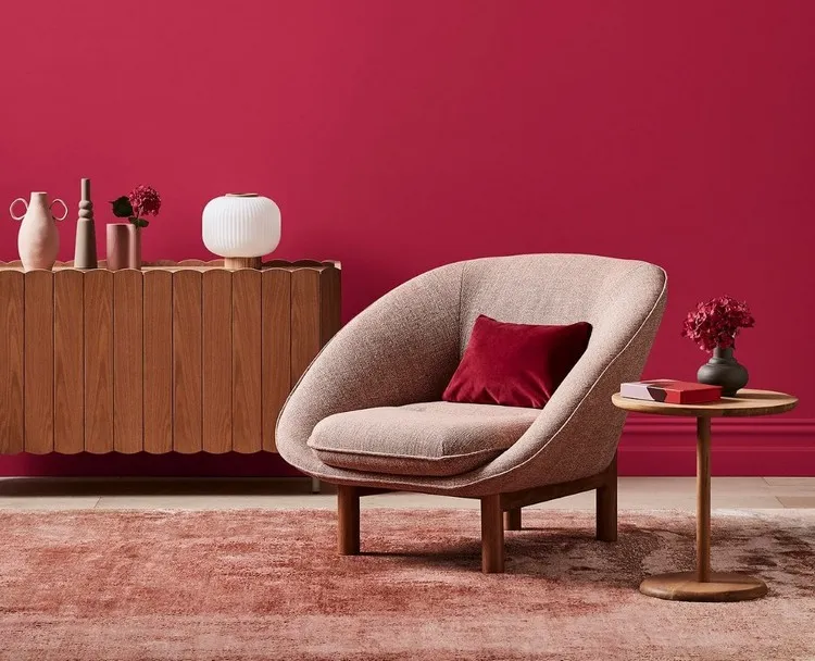 couleurs tendance 2023 adopter Viva Magenta design intérieur couleur Pantone de l'année