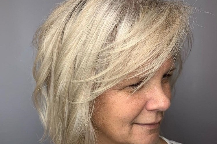 Coupe carré dégradé femme 60 ans rajeunissante : 4 idées divines