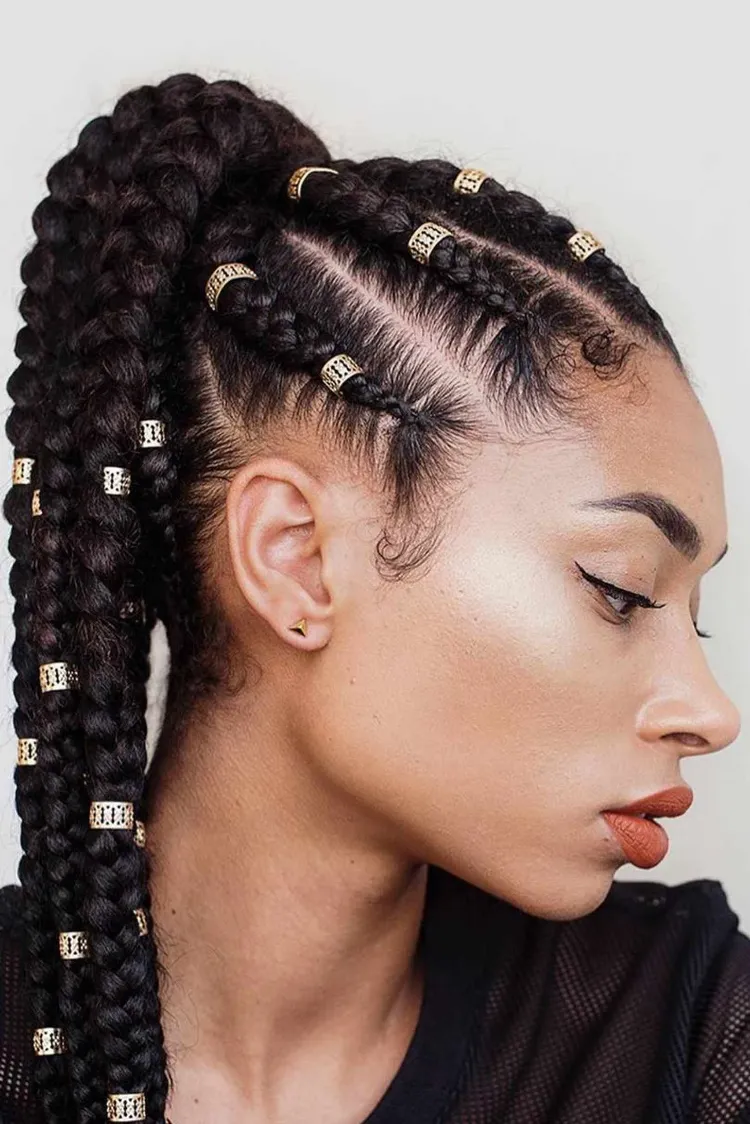 idée coiffure femme cheveux afro box braids avec hair rings piercings cheveux