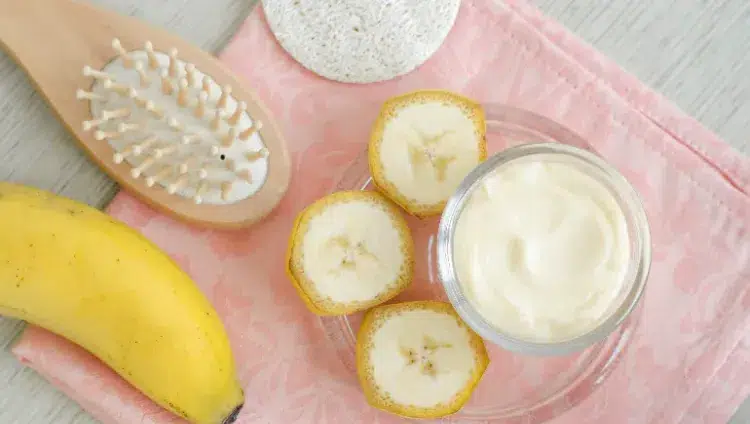 masque cheveux bouclés maison hydratant recette facile yaourt banane
