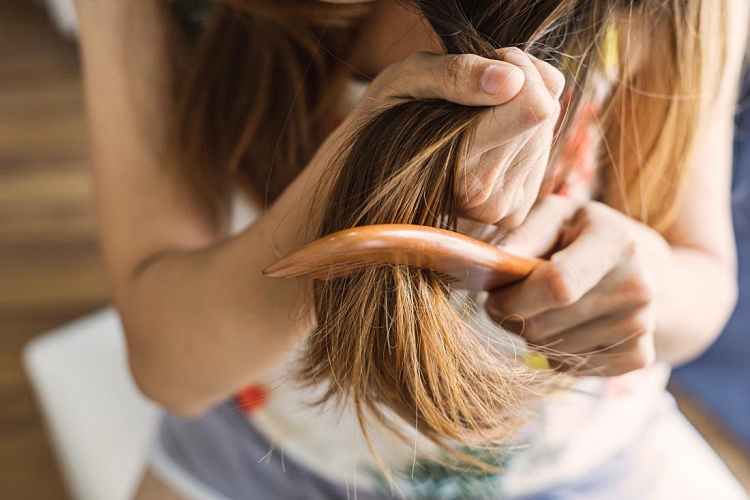 pourquoi mes cheveux ne poussent pas vite devant rapidement