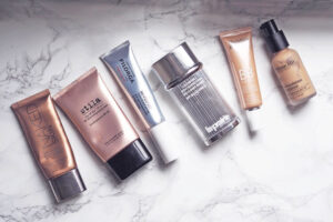 bb crème cc crème ou fond de teint pour peau mature après 60 ans