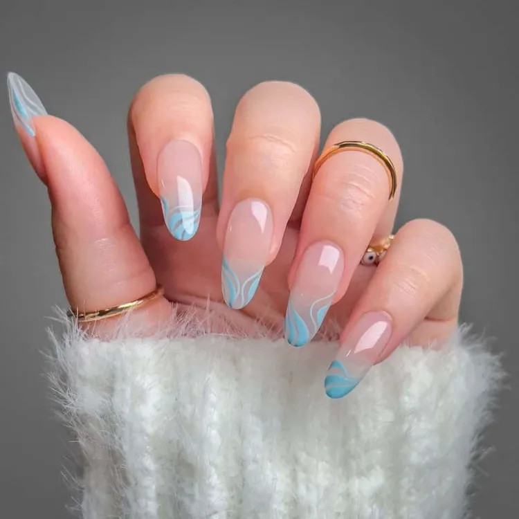 nail art sur ongles nude nude nails manucure tendance decoration idees semi permanent faire a soi meme avec vernis ongles nus de couleur bleu style