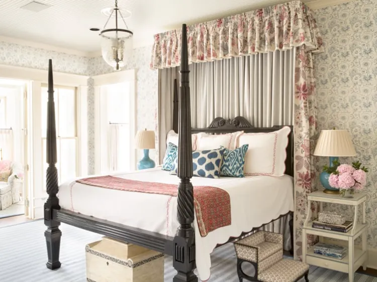 tete de lit tendance 2023 amenagement decoration bois nouvelle chambre moderne avec un style cottage anglais