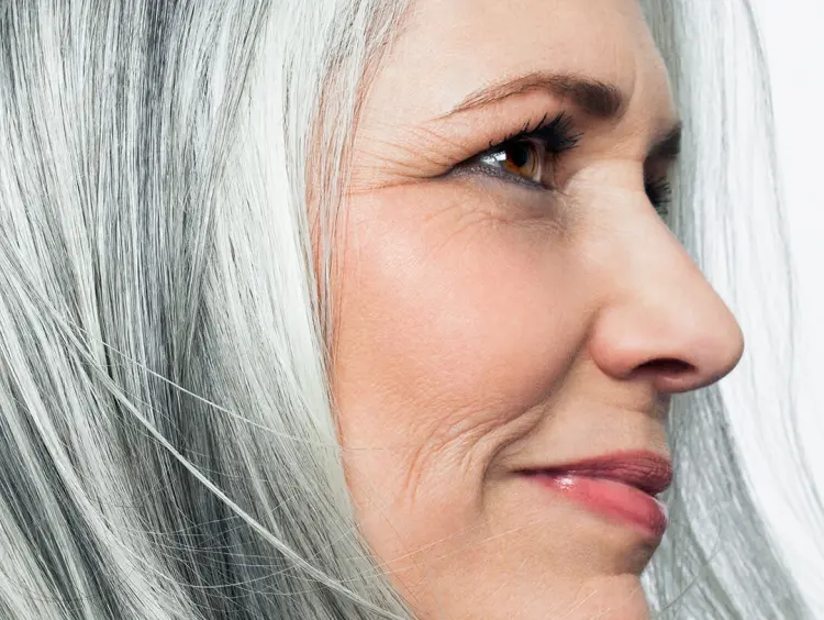 astuces maquillage anti age femme 60 ans peau mature