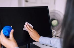 comment nettoyer un ecran pc de bureau vinaigre blanc eau