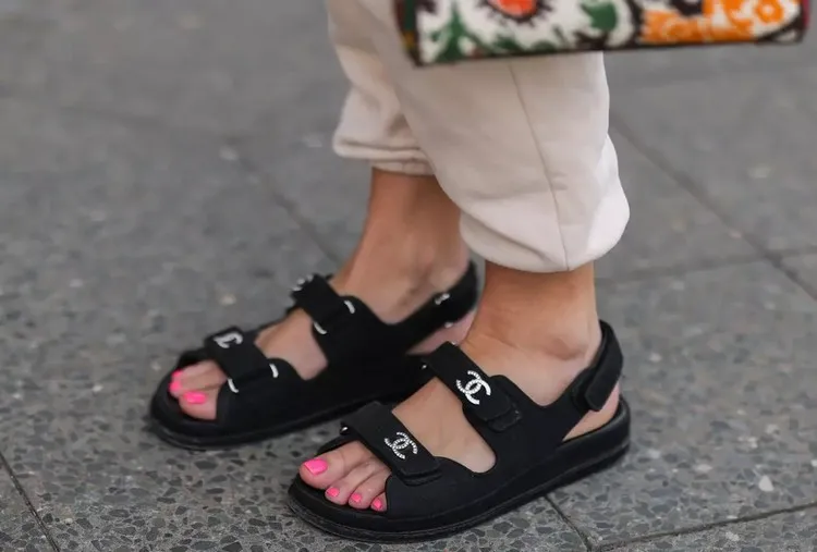 comment porter des sandales plates dad sandals mode 2023 femme été modèle must have