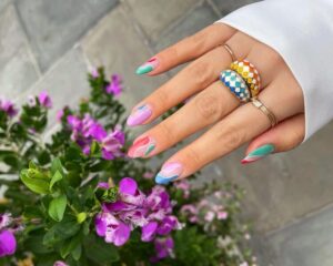 couleur vernis ongles tendance printemps 2023
