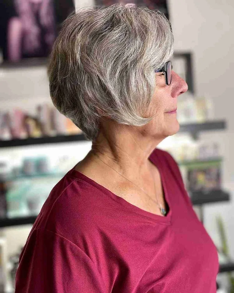 coupe femme 60 ans cheveux fins bixie cut coupe facile à coiffer femme 60 ans