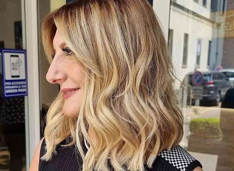 meilleures idées coupes carré effilé long wavy femme 50 ans ou plus tendance cheveux 2023