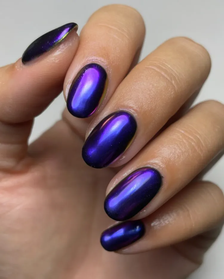mirror nails bleu violets mirroir commet faire tendance cette annee effet brillant couleurs