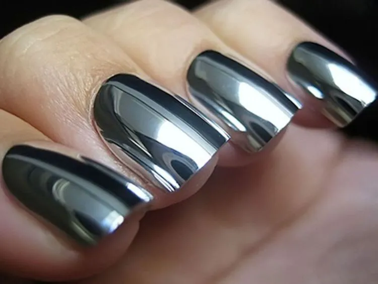 mirror nails comment faire les ongles poudre chromee effet mettalique couleurs 2023