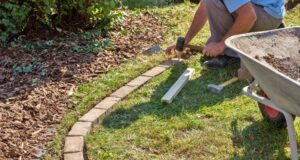 pierre bois planches pelouse fleurs comment faire une bordure de parterre