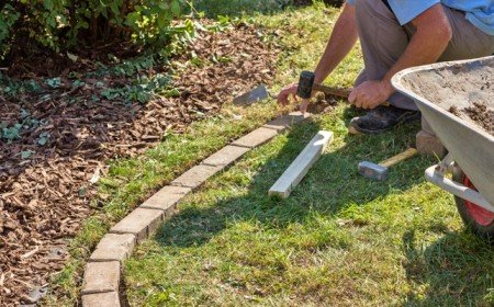 pierre bois planches pelouse fleurs comment faire une bordure de parterre